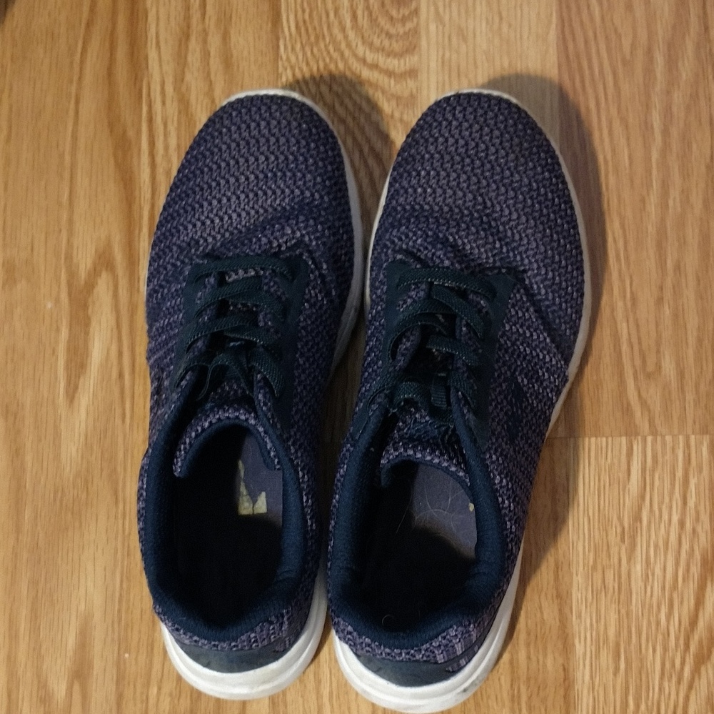 Avia slip on sneakers